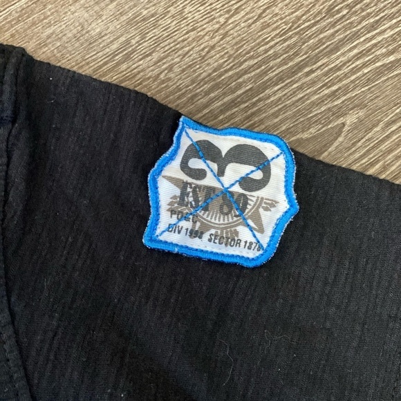 PD&C basic pocket tee 🌵 4/$25 - Picture 3 of 5